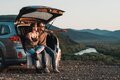 Starší auto na roadtrip: Co si vzít s sebou a co mít raději v záloze?