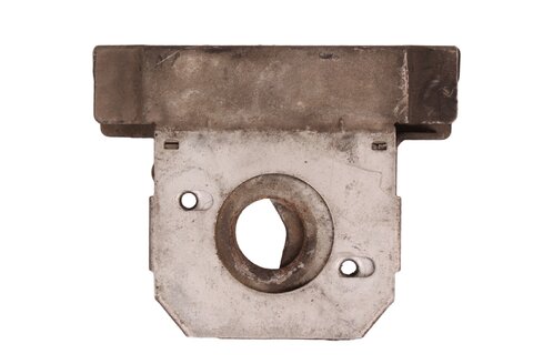 Zámek přední kapoty