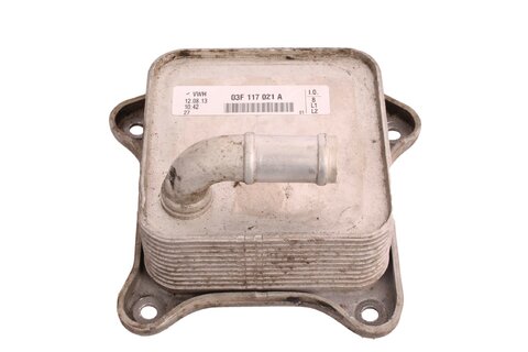 Chladič oleje - 03F117021A