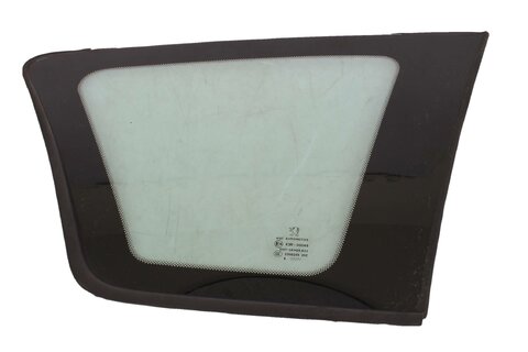 Pravé sklo kufru SW - 8569VS