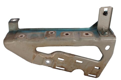 Držák zadní - levého předního blatníku