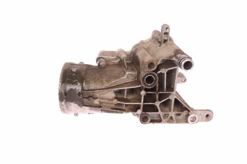 Držák olejového filtru s chlazením