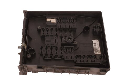 Pojistková skříňka motoru