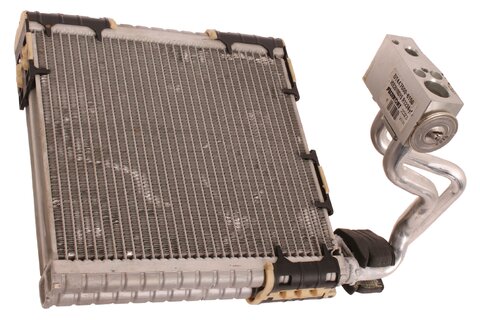 Výparník klimatizace s expanzním ventilem