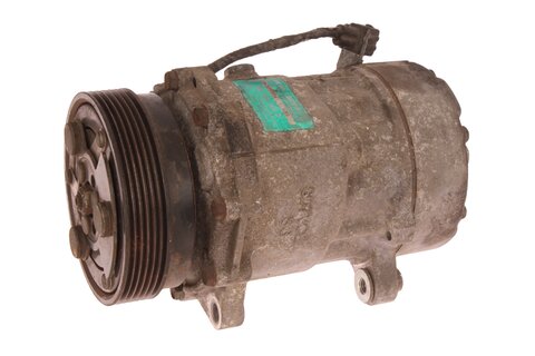 Kompresor klimatizace hranatý konektor