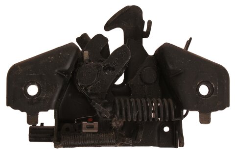 Zámek přední kapoty