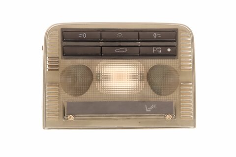 Stropní svítilna interiéru (parkovací senzor, otevírání kufru)