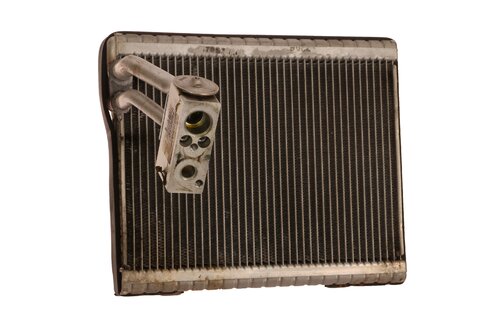 Výparník klimatizace s expanzním ventilem