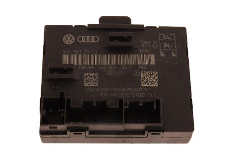 Řídící jednotka dveří zadní 8X0959795D