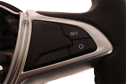 Multifunkční volant