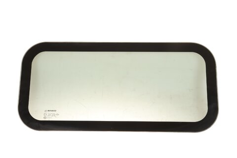 Okno dělící příčky