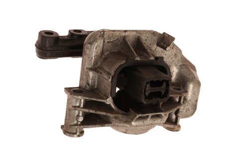 Držák motoru pravý horní