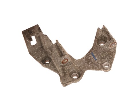 Držák alternátoru