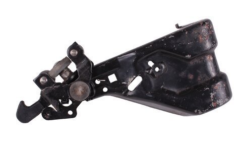 Levý pojezd bočních dveří (spodní)