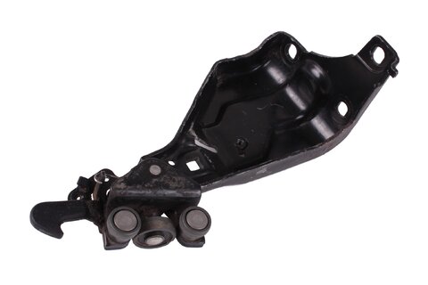 Levý pojezd bočních dveří (spodní)