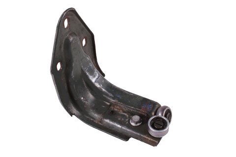 Pravý pojezd bočních dveří (spodní)