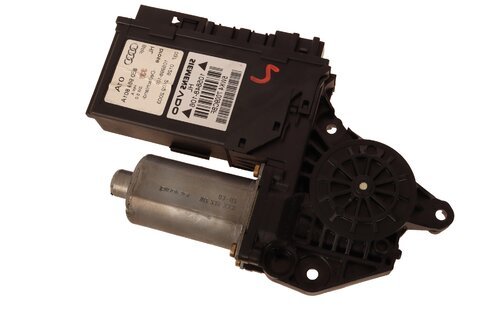 Motorek stahovačky pravý zadní 8E0959802E