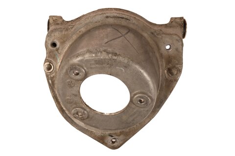 Pravý držák předního tlumiče 352719