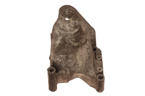 Držák motoru pravý 070199308B