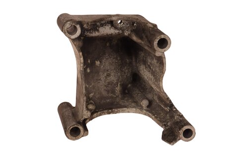 Držák motoru pravý 070199308B