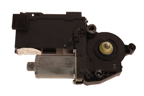 Motorek stahovačky zadní levý 7L6959703