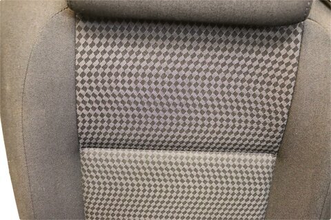 Levé zadní sedadlo