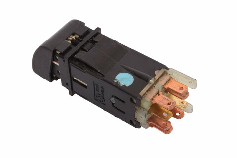 Tlačítko zadních mlhových světel 98- 6U0941733D