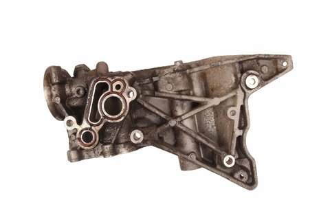 Držák alternátoru a olejového filtru 06J903143 S/L/R/P