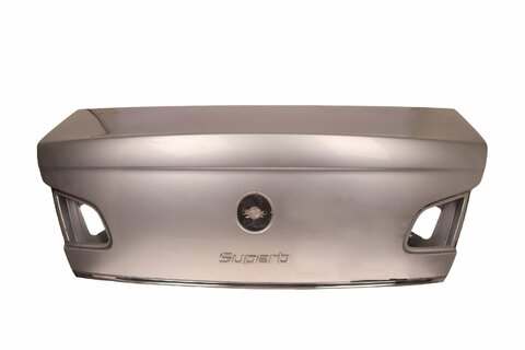 Dveře kufru sedan -2013 3T5827025A