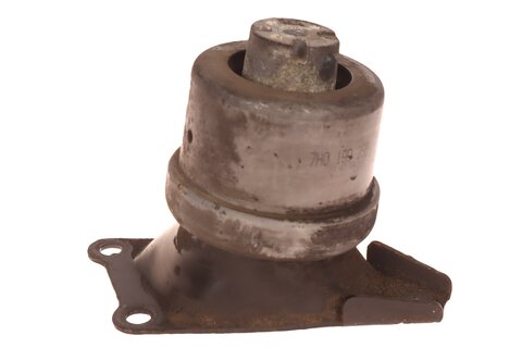 Uložení motoru 7LA199256