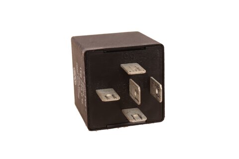 Relé č.481 - 7L0927841