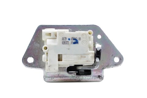 Zámek zavazadlového prostoru s kabelem