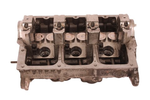Hlava motoru 045103351B