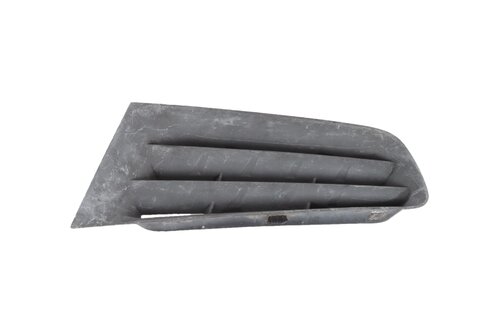 Levý nasávací otvor předního nárazníku