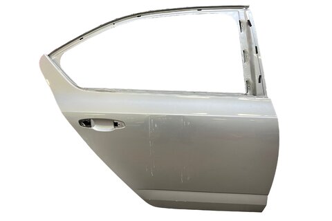 Dveře zadní pravé liftback 5E5833056B
