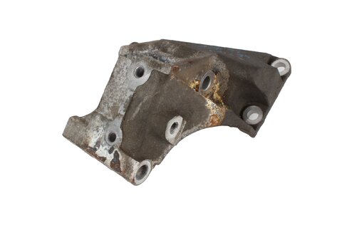 Držák motoru zadní