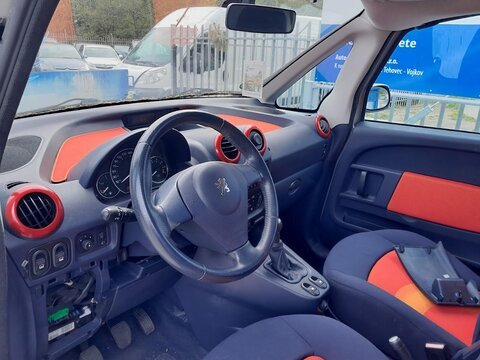 Peugeot 1007 1.4 54 kW