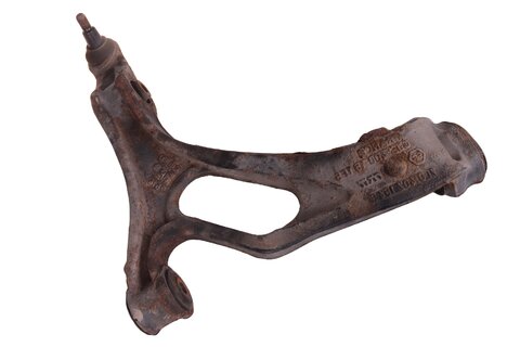 Rameno přední spodní levé 7L0407151H