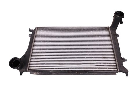 Chladič nasávaného vzduchu - intercooler 1K0145803F