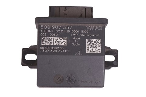 Řídící jednotka nastavení sklonu světlometů 5Q0907357