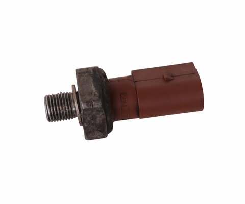 Tlakový olejový spínač 04L919081B