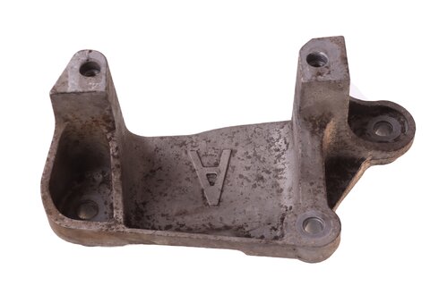 Držák motoru levý 1813A2