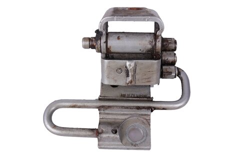 Pant dveří spodní přední levý 1P0831411A