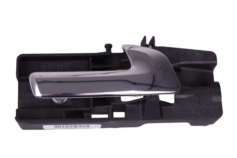 Klika zadních dveří vnitřní pravá lesklá