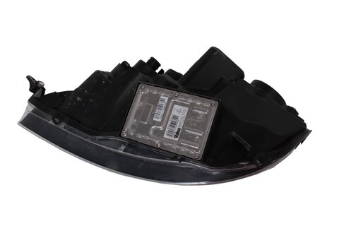 Světlo přední pravé P xenon 05-