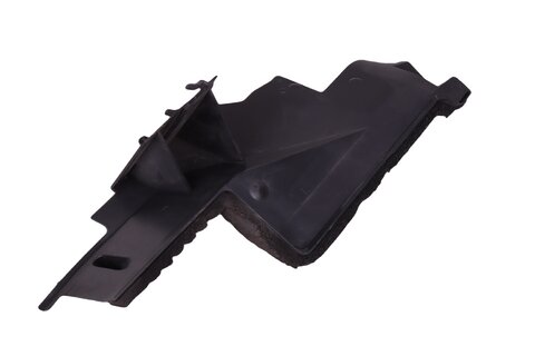 Plastový kryt chladiče pravý 8200507910