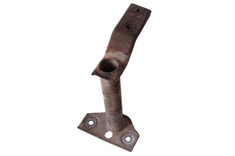 Držák ochrany motoru levý 5K0825921