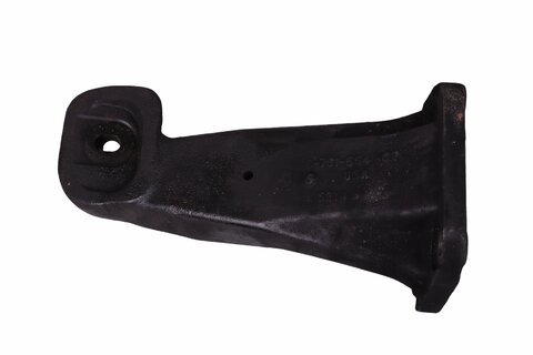 Držák motoru pravý 22116761564