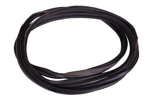 Gumové těsnění víka kufru 6M21-R404A06-BF