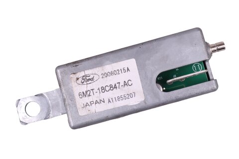 Anténní zesilovač 6M2T-18C847-AC